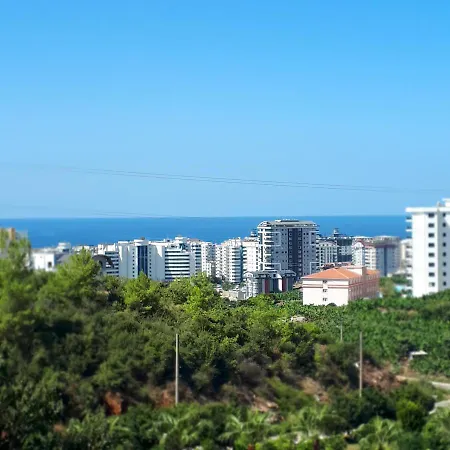 Azura Park -- шикарное место для вас -- вид на море, на бассейн, горный воздух и свой пляж - забронируйте сейчас Apartment Alanya