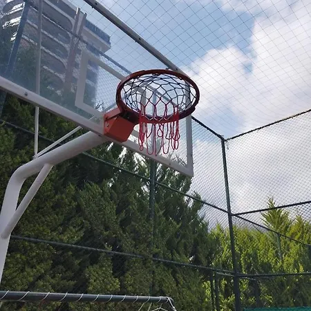 Azura Park -- шикарное место для вас -- вид на море, на бассейн, горный воздух и свой пляж - забронируйте сейчас Apartment *